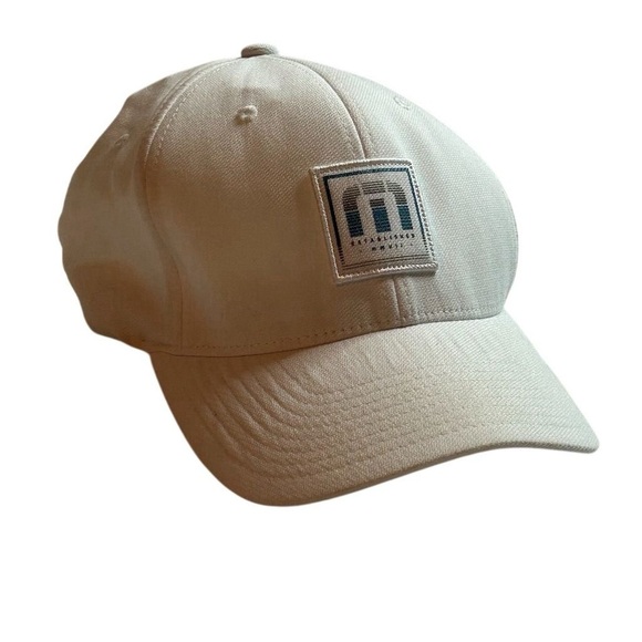 TravisMathew Unisex White Flexfit Cap L-XL Casual Embroidered Logo - Picture 1 of 13